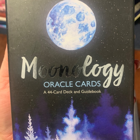 Anything Moon Book & Oracle collection - Picture 13 of 16